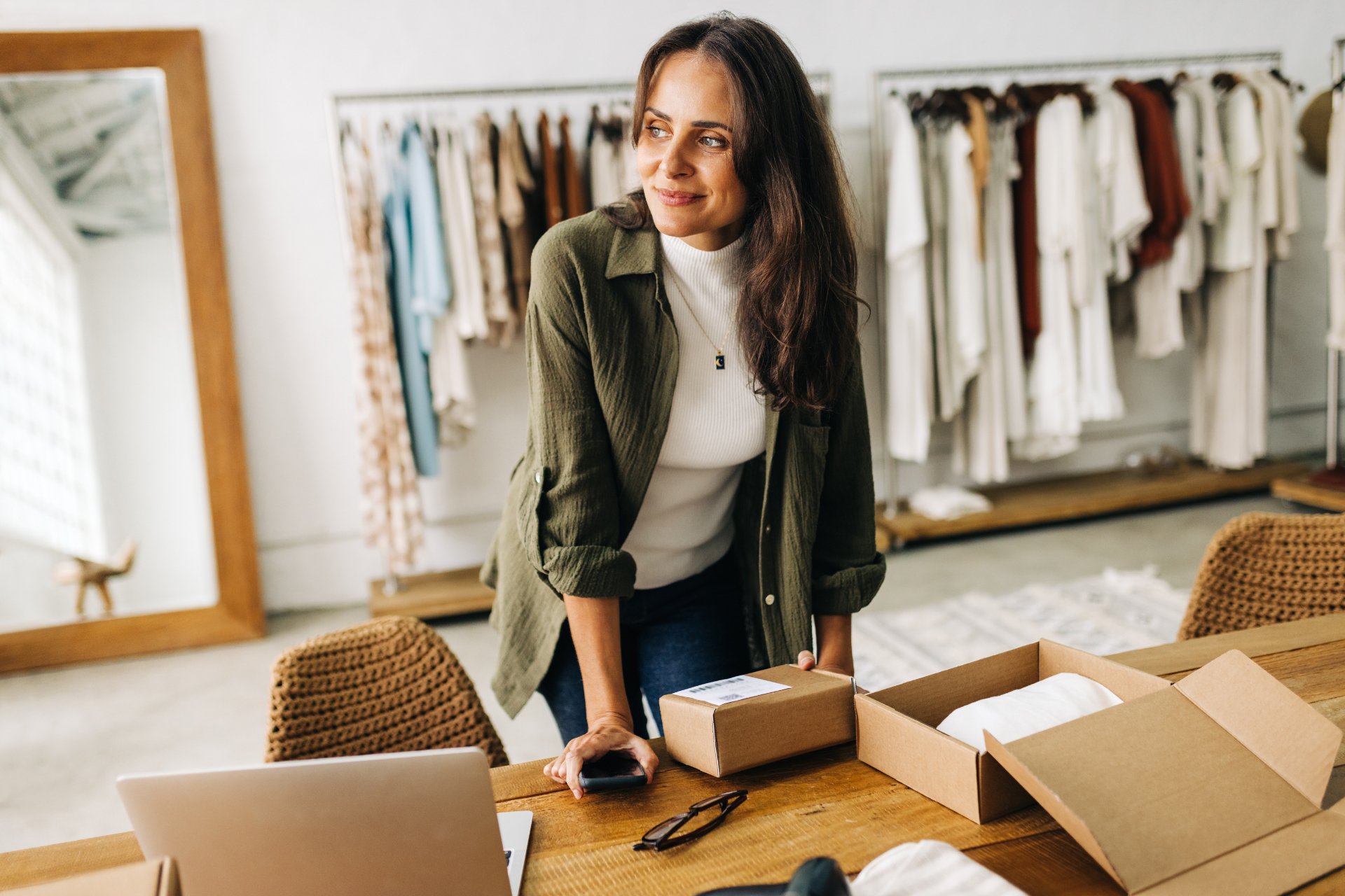 Marketing team mapping proof points to buyer messaging claims